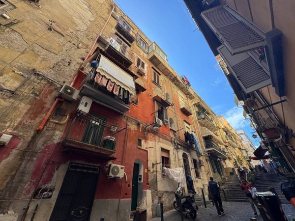 appartamento in vendita a Napoli in zona San Ferdinando