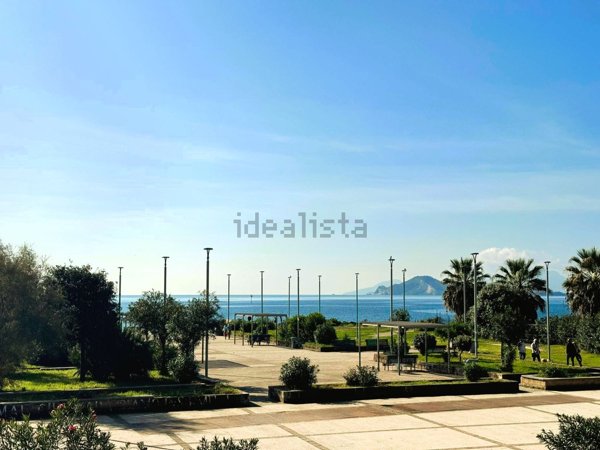 appartamento in vendita a Napoli in zona Bagnoli