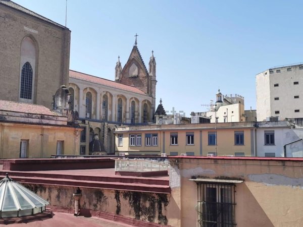 appartamento in vendita a Napoli in zona Pendino / San Giuseppe