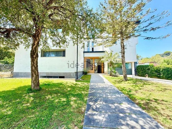 appartamento in vendita a Napoli in zona Posillipo