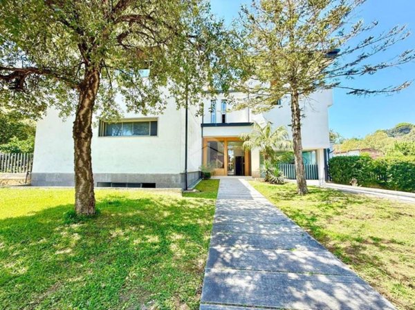 appartamento in vendita a Napoli in zona Posillipo