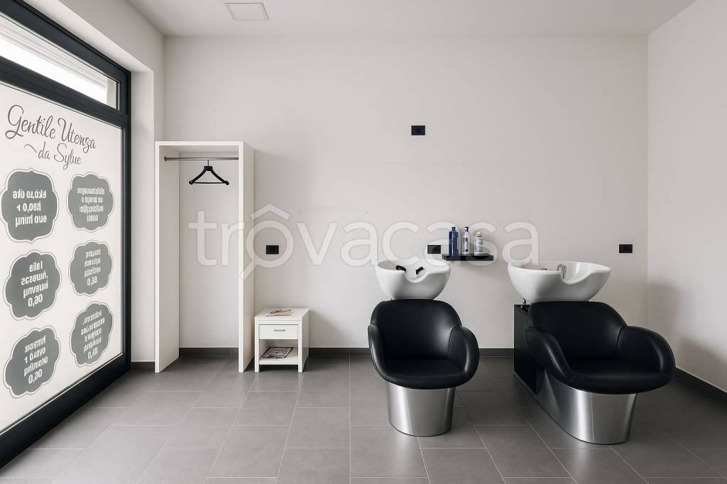 negozio in vendita a Napoli in zona Arenella