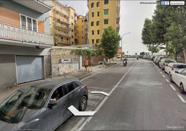 negozio in vendita a Napoli in zona Arenella