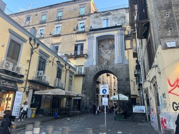 negozio in vendita a Napoli in zona Mercato