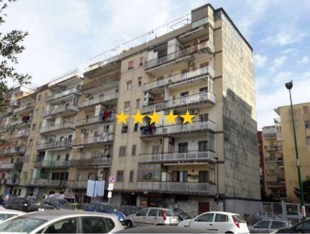 appartamento in vendita a Napoli in zona Pianura