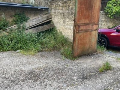 locale commerciale in vendita a Napoli in zona Pendino / San Giuseppe