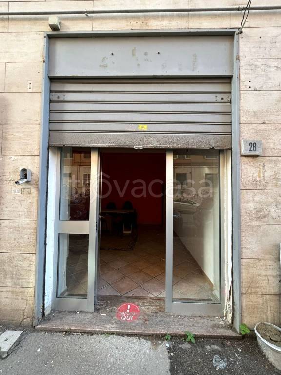 negozio in vendita a Napoli in zona Arenella