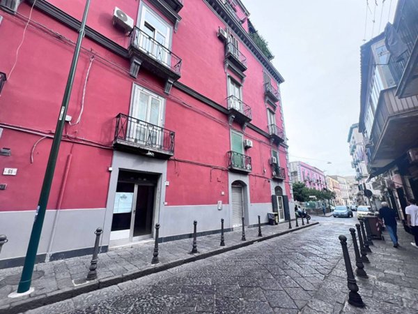 negozio in vendita a Napoli in zona Capodimonte / Colli Aminei