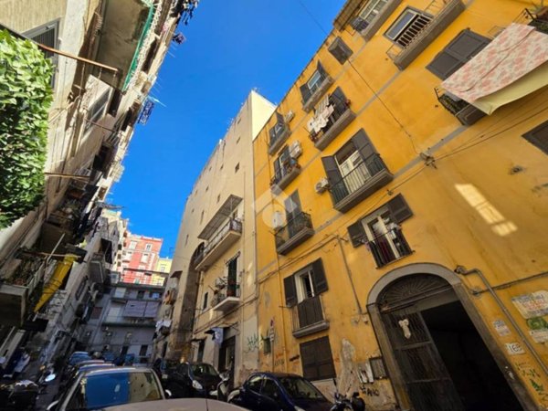 appartamento in vendita a Napoli in zona Avvocata
