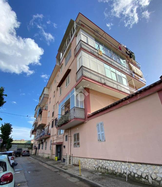 appartamento in vendita a Napoli in zona Barra