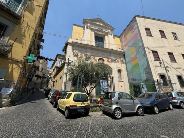 appartamento in vendita a Napoli in zona Stella