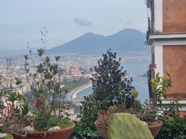 appartamento in vendita a Napoli in zona Posillipo