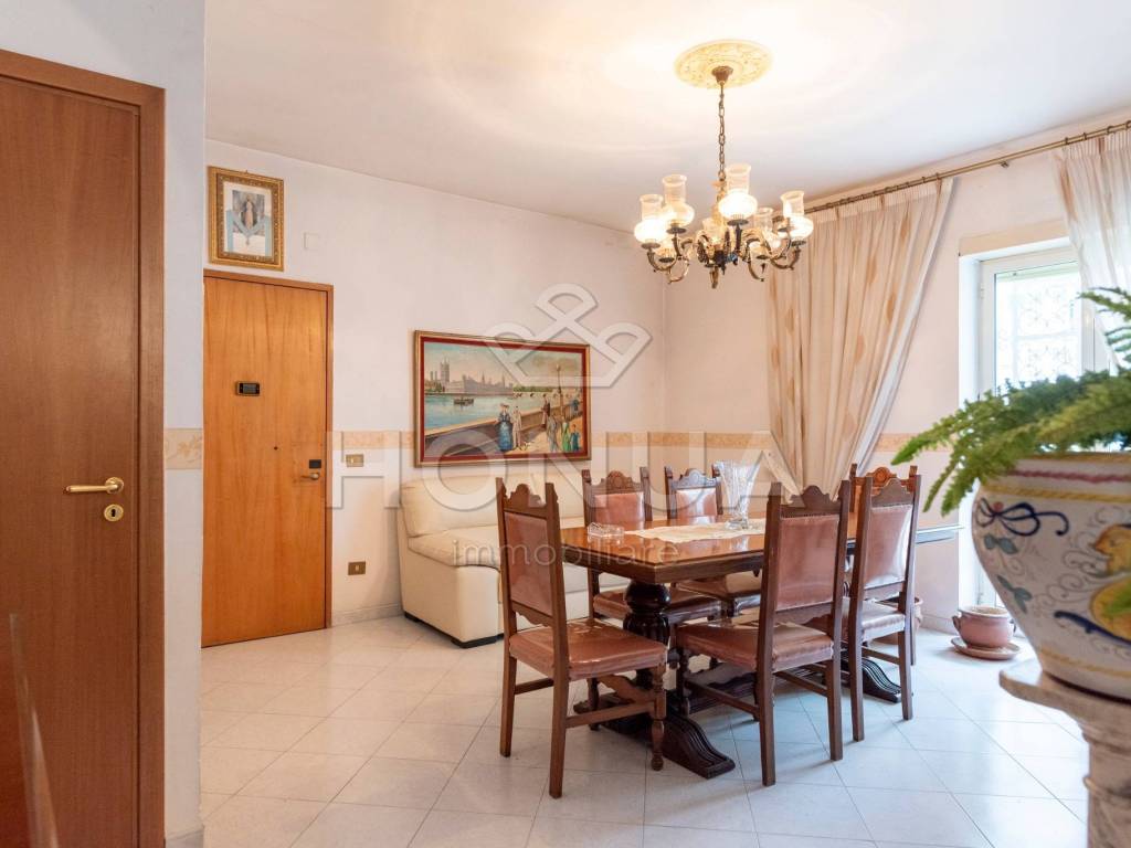 appartamento in vendita a Napoli