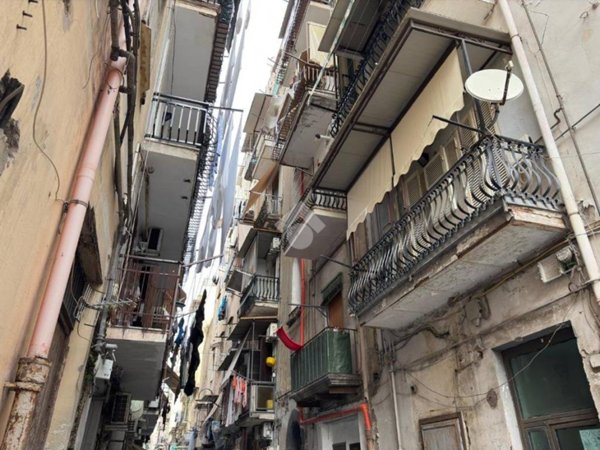 appartamento in vendita a Napoli in zona Pendino / San Giuseppe