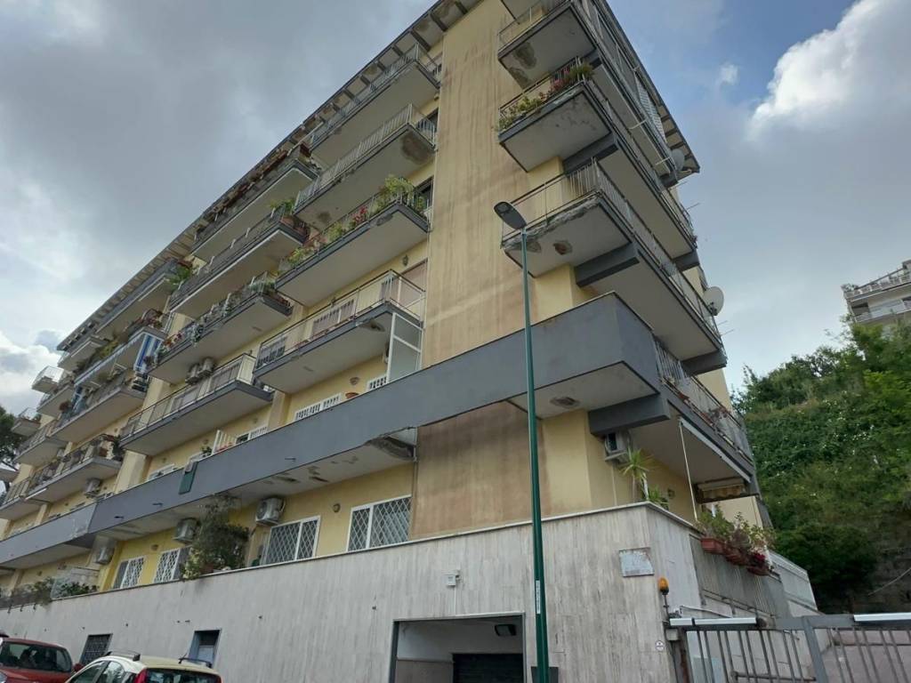 appartamento in vendita a Napoli in zona Posillipo