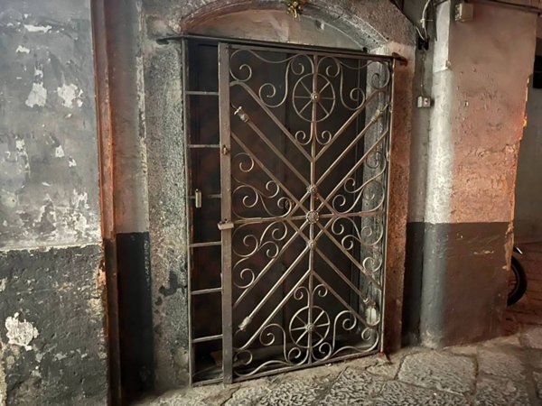 locale commerciale in vendita a Napoli