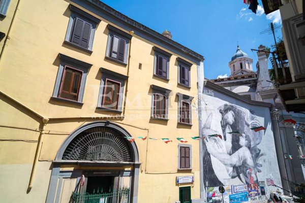 appartamento in vendita a Napoli in zona Stella