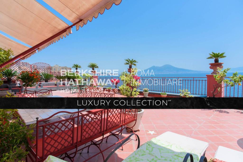 appartamento in vendita a Napoli in zona Posillipo