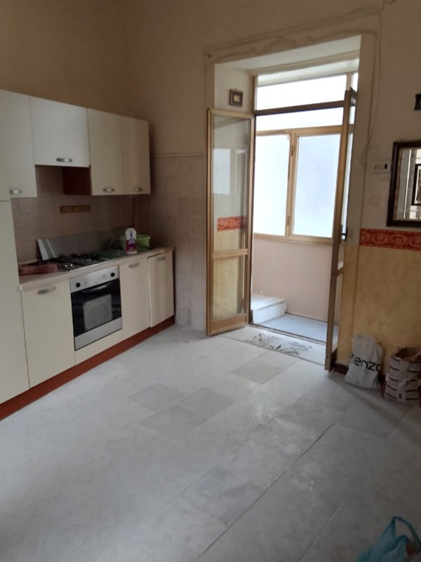 appartamento in vendita a Napoli in zona San Lorenzo