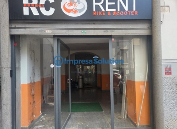 negozio in vendita a Napoli in zona Stella