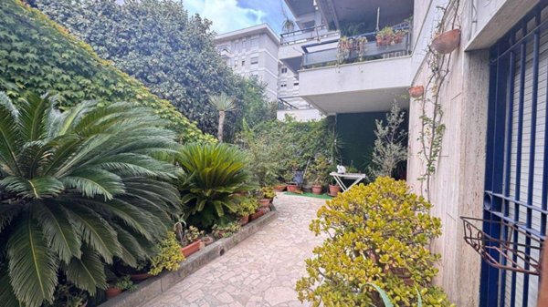 appartamento in vendita a Napoli in zona Arenella