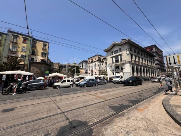 appartamento in vendita a Napoli in zona Pendino / San Giuseppe