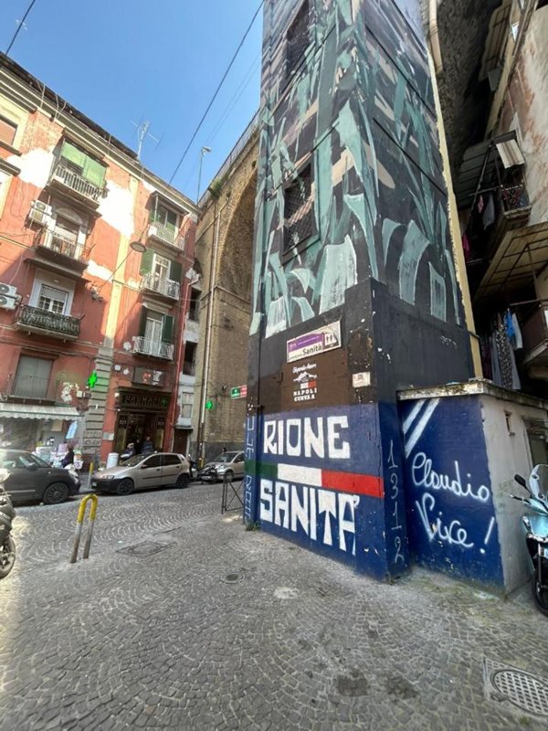 appartamento in vendita a Napoli in zona Stella
