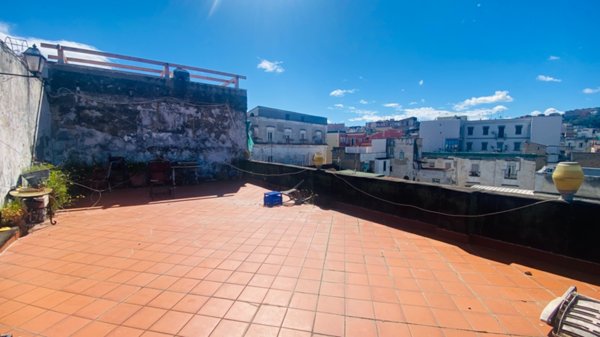 appartamento in vendita a Napoli in zona Stella