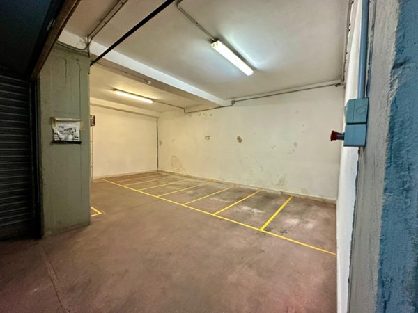 negozio in vendita a Napoli in zona Vicaria