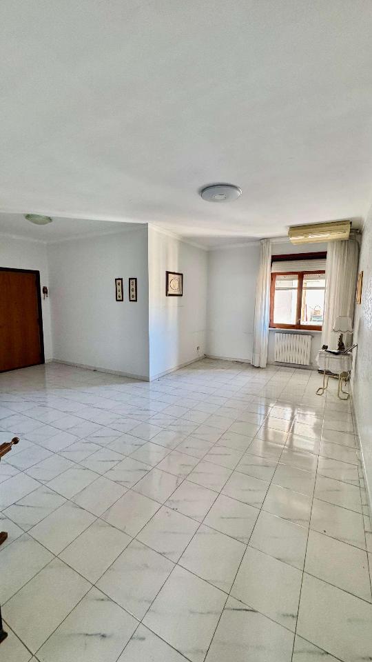 appartamento in vendita a Napoli in zona Bagnoli