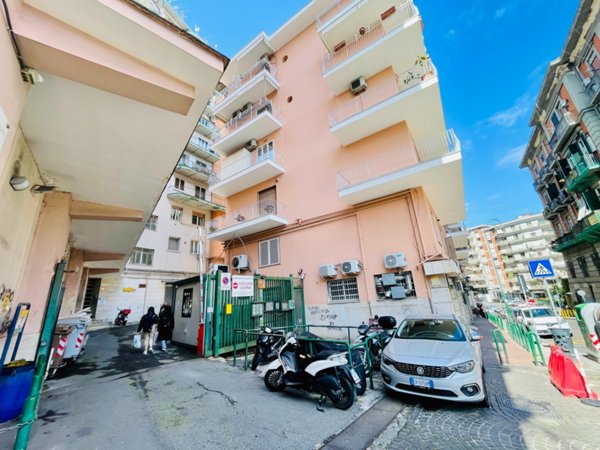 appartamento in vendita a Napoli in zona Arenella