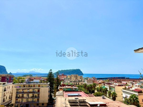 appartamento in vendita a Napoli in zona Bagnoli