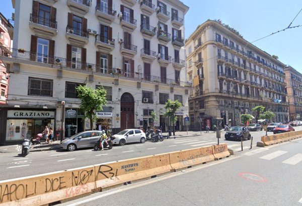 appartamento in vendita a Napoli in zona Stella