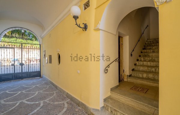 appartamento in vendita a Napoli in zona Posillipo