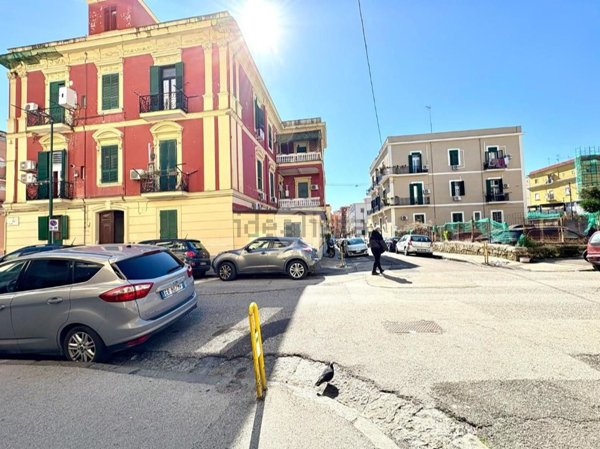 appartamento in vendita a Napoli in zona Bagnoli