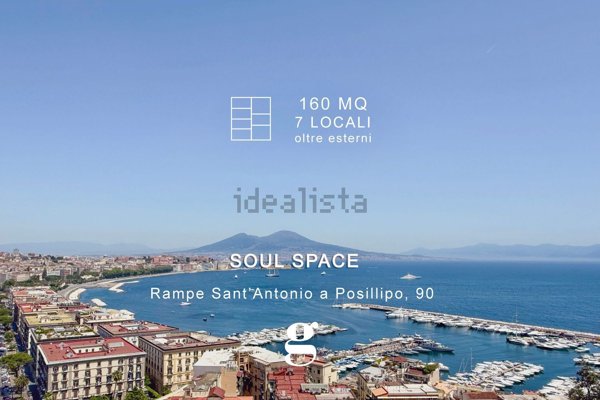 appartamento in vendita a Napoli in zona Chiaia