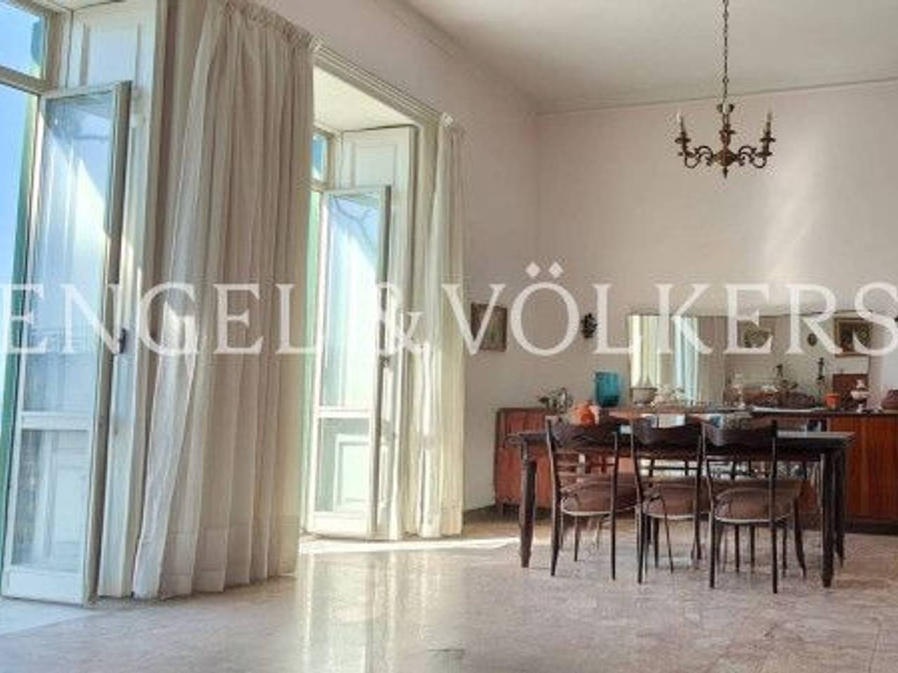 appartamento in vendita a Napoli in zona Vomero