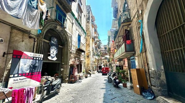 appartamento in vendita a Napoli in zona Pendino / San Giuseppe