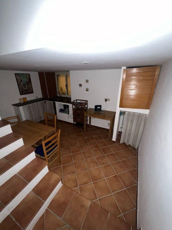 appartamento in vendita a Napoli in zona Chiaia