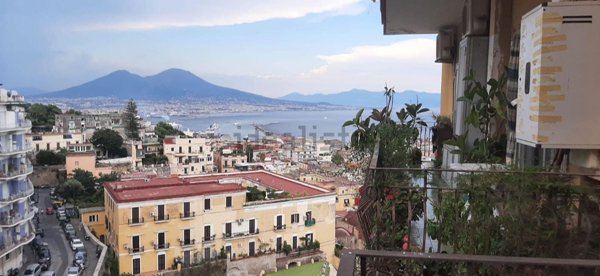 appartamento in vendita a Napoli in zona Chiaia