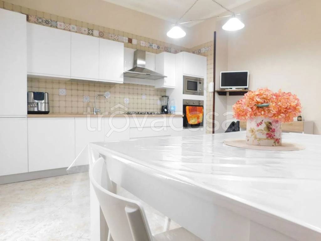 appartamento in vendita a Napoli in zona Barra