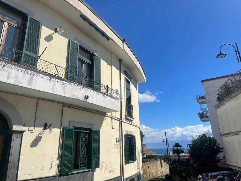 appartamento in vendita a Napoli in zona Posillipo