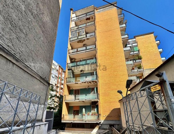 appartamento in vendita a Napoli in zona Arenella