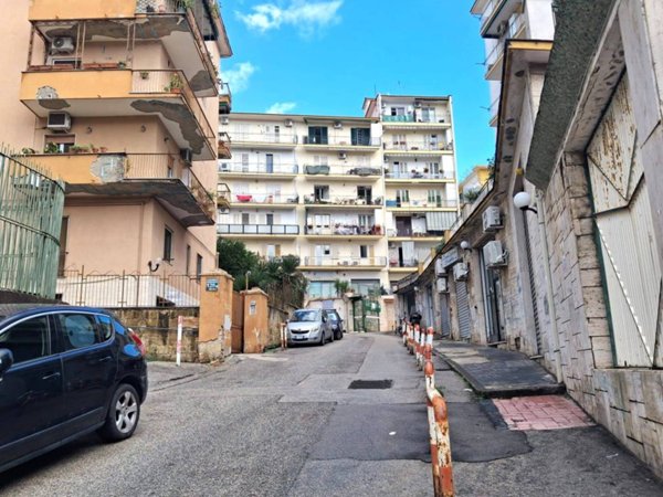appartamento in vendita a Napoli in zona Fuorigrotta