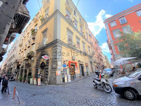 appartamento in vendita a Napoli in zona San Lorenzo