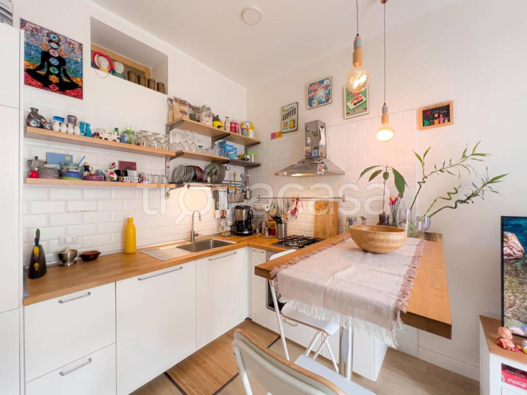 appartamento in vendita a Napoli in zona Mercato