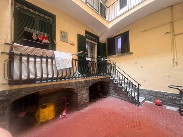 appartamento in vendita a Napoli in zona Pendino / San Giuseppe