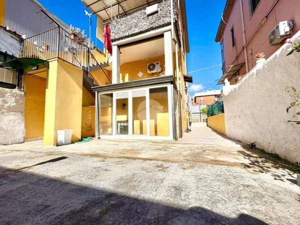 appartamento in vendita a Napoli in zona Bagnoli