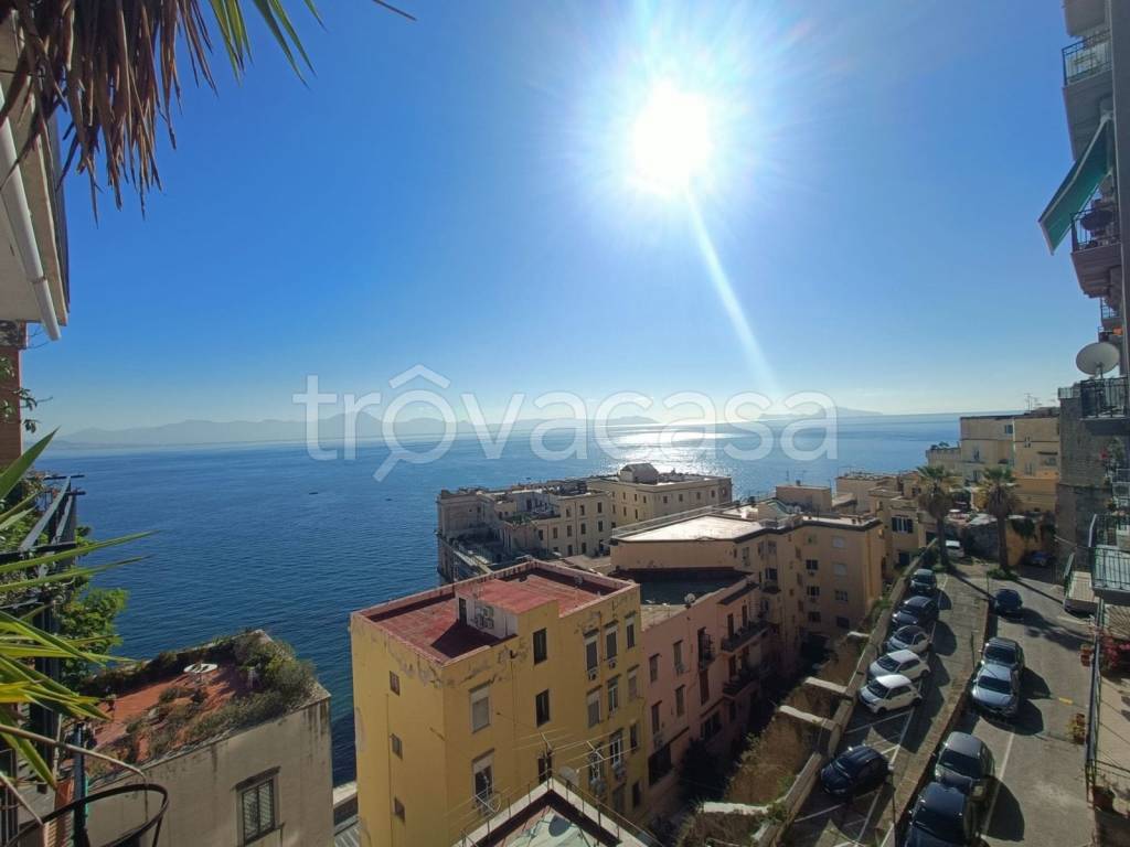 appartamento in vendita a Napoli in zona Posillipo