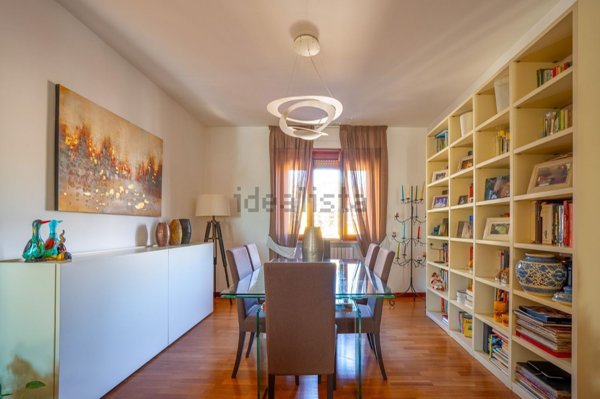 appartamento in vendita a Napoli in zona Chiaia